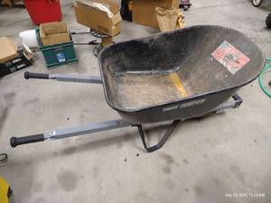 lot 42 image: True Temper Wheelbarrow