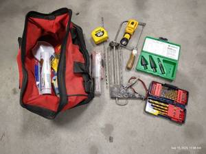 lot 51 image: Tool Bag & Contents