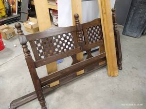 lot 54 image: Full Size Headboard, Footboard & Rails