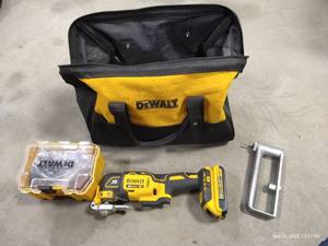 lot 64 image: DeWalt DCS355 20V Oscillating Multi-Tool