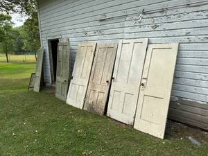 lot 1 image: VIEWING LOT