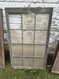 lot 14 image: WINDOW 5