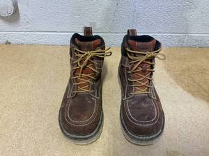 lot 418 image: KEEN Utility Cincinnati Waterproof Carbon-Toe Work Boots for Men Size 10.5