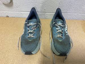 lot 421 image: Hoka Challenger 7 Size 13