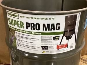 lot 54 image: Moultrie Pro Magnum Tripod Deer Feeder 30-Gallon