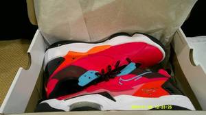 lot 68 image: Jordan Zoom 92 Womans Sz 8 MSRP $150.