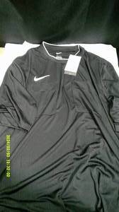 lot 141 image: 2 Nike Mens XXL Soccer Shirts MSRP $150