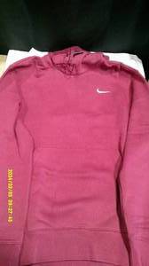 lot 165 image: 2 Nikes Men S Training Hoodie Burgundy MSRP $90