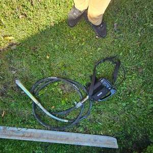 lot 11 image: Klutch, Like New, 110Volt Wall Vibrator for Concrete Vertical