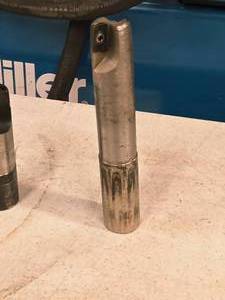 lot 788 image: 1 Indexable Milling Cutter R-025-25-200