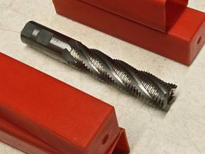 lot 804 image: 1 Roughing End Milling Bit with Case