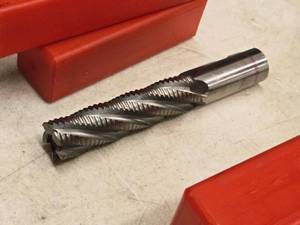 lot 805 image: 1 Roughing End Milling Bit with Case