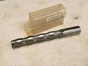 lot 811 image: HSS-CO 4 Flute Roughing End Milling Bit - 1x1x4x6-12 404-9064 with Case