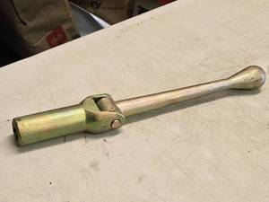 lot 735 image: Handle with 2 Socket