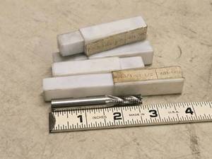 lot 880 image: Lot of (5) - 516 4 Flute Single Side Roughing End Mill