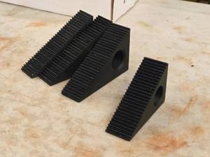 lot 940 image: Lot of (4) Step Blocks - (1) 3 long, (3) 3-14 long