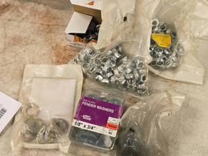 lot 962 image: Lot of  Washers and Small Nuts