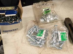 lot 966 image: Lot of (1 Box  3 Bags) Carriage Bolts - 516x2, 38x1, 516-18x1