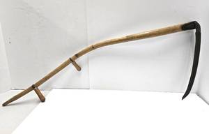 lot 108 image: Large Antique Primitive Harvesting Threshing Sickle Tool