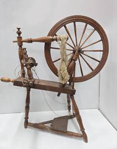 lot 120 image: Primitive Antique German Spinning Wheel - Tilden
