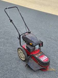 lot 135 image: Working SOUTHLAND Field Trimmer