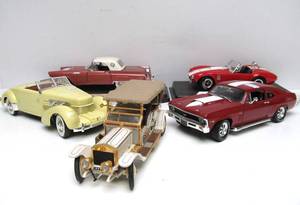 lot 65 image: Group of Diecast Metal Cars - Including Shelby Cobra