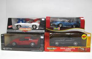 lot 69 image: Lot of 5 Mint in Box Diecast Metal Cars - CORVETTE 