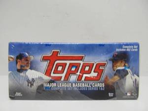 lot 42 image: Factory Sealed Topps Baseball Card Set - 1999 Both Series 1 & 2