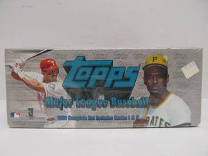 lot 47 image: Factory Sealed Topps Baseball Card Set - 1998 Both Series 1 & 2