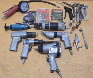 lot 195 image: Good Group of Pneumatic Air Tools