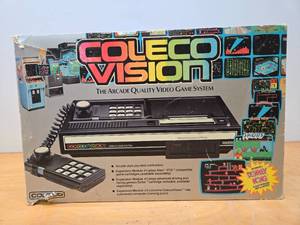 lot 164 image: Very Nice Condition Vintage COLECO VISION Video Game System wOriginal Box