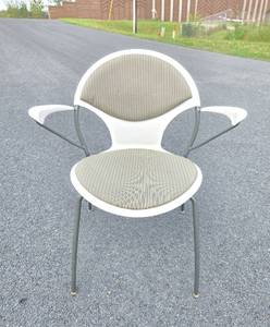 lot 229 image: Designer Versteel CHELA Chair