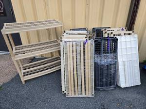 lot 271 image: Large Group of Complete 4 & 5-Tier Plastic Utility Shelves