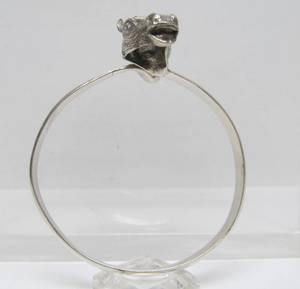 lot 202 image: Vintage Sterling Silver Highly Detailed Horse Head Bracelet