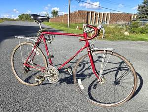 lot 238 image: Vintage SCHINN Chicago Mens Bicycle