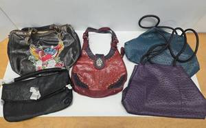 lot 267 image: Very Nice Estate Lot of 5 Leather Purses