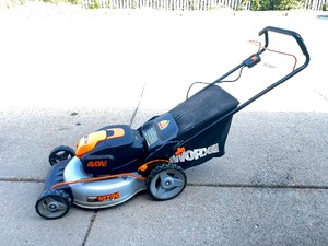 lot 98 image: ..