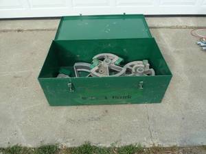 lot 4 image: Assorted Shoes for 1818 Ratchet Pipe Bender