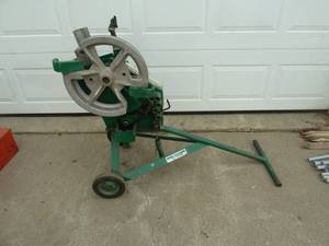 lot 9 image: Greenlee 1818 Ratchet Pipe Bender