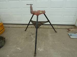 lot 13 image: Ridgid Pipe Vice Tri- Stand #40A
