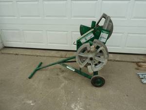 lot 19 image: Greenlee 1818 Pipe Ratchet Bender