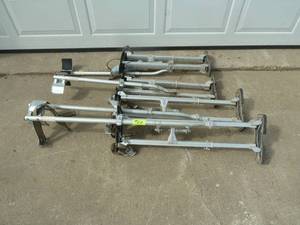 lot 20 image: Aluminum Stilts