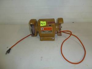 lot 59 image: Black & Decker Bench Grinder