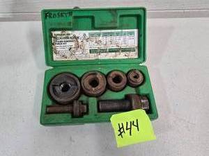 lot 44 image: Greenlee Slug Buster Set 7238 SB