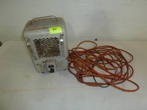 lot 94 image: Titan Space Heater & Cord