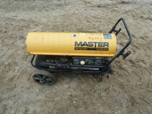 lot 106 image: Master Torpedo Heater 140,000 BTU