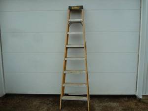 lot 114 image: Dewalt Fiberglass Ladder 8 Yellow