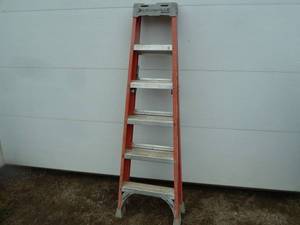 lot 133 image: Louisville Fiberglass Ladder 6 Orange