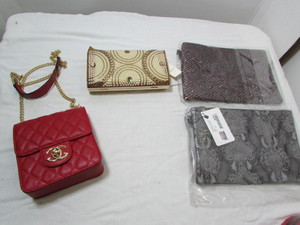 lot 5 image: Various Purses