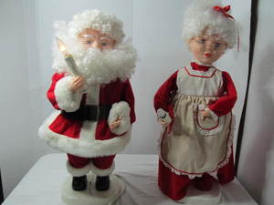 lot 71 image: MR and MRS Claus